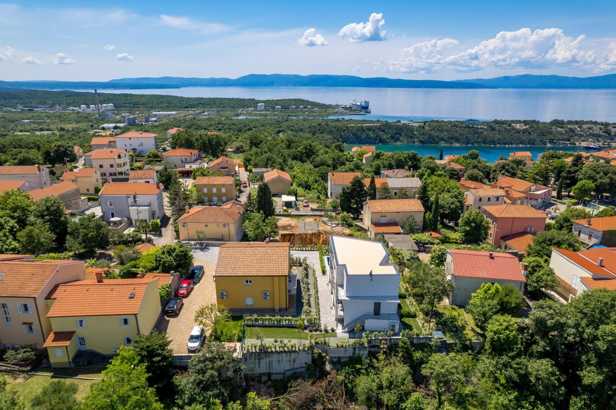 Appartments Adriatic 오미살즈 외부 사진