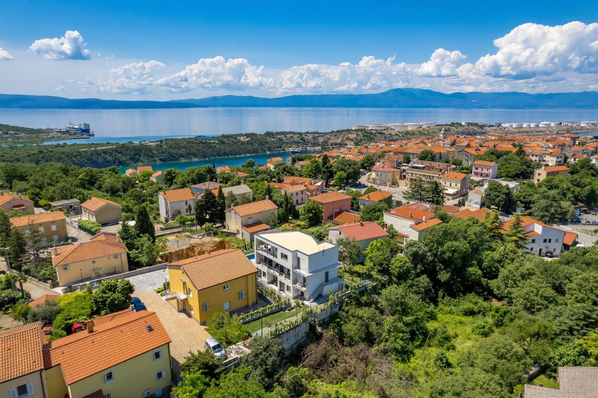 Appartments Adriatic 오미살즈 외부 사진