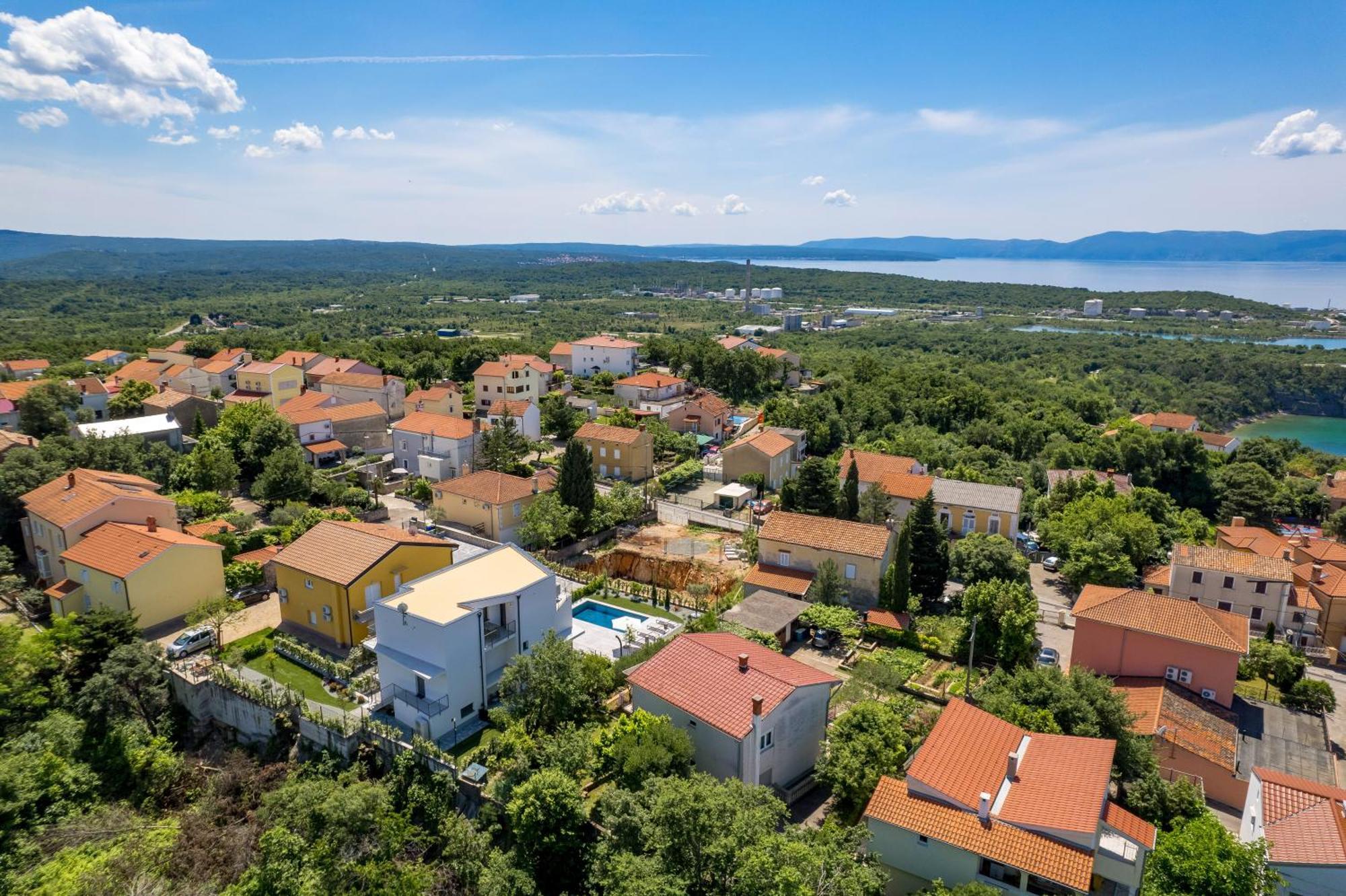 Appartments Adriatic 오미살즈 외부 사진