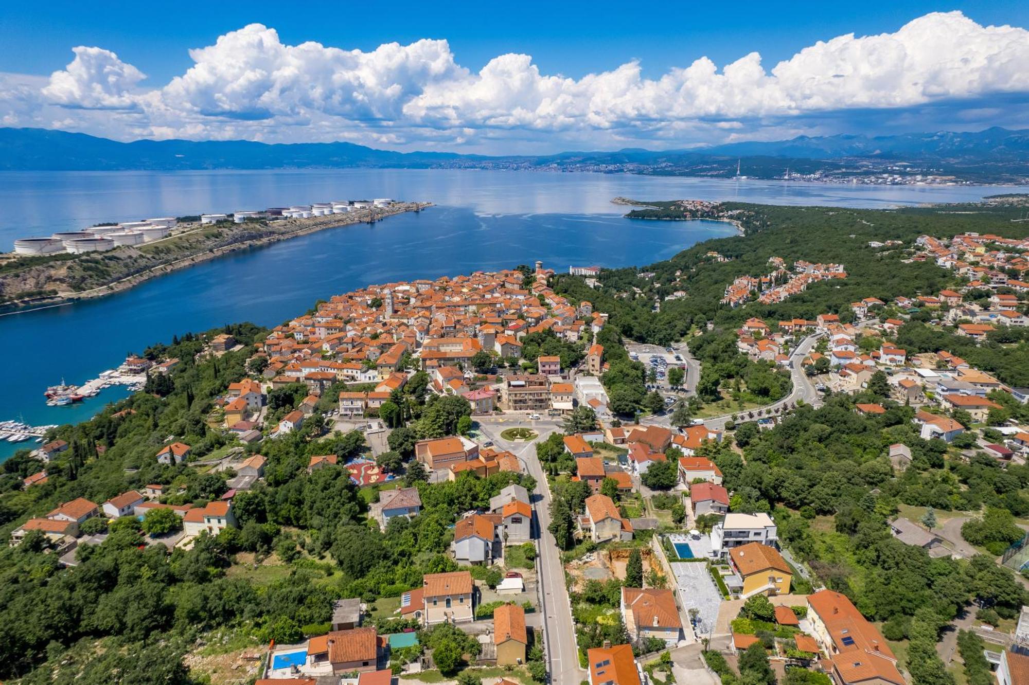 Appartments Adriatic 오미살즈 외부 사진