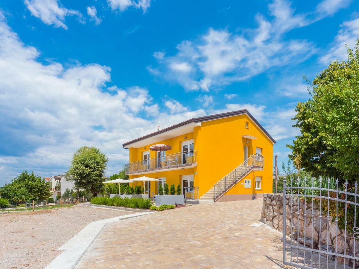 Appartments Adriatic 오미살즈 외부 사진