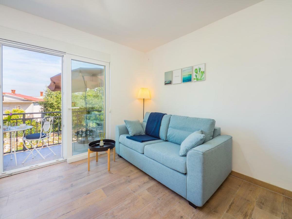 Appartments Adriatic 오미살즈 외부 사진