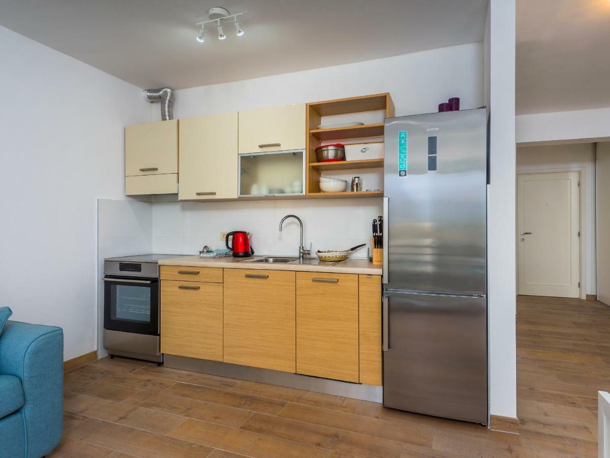 Appartments Adriatic 오미살즈 외부 사진