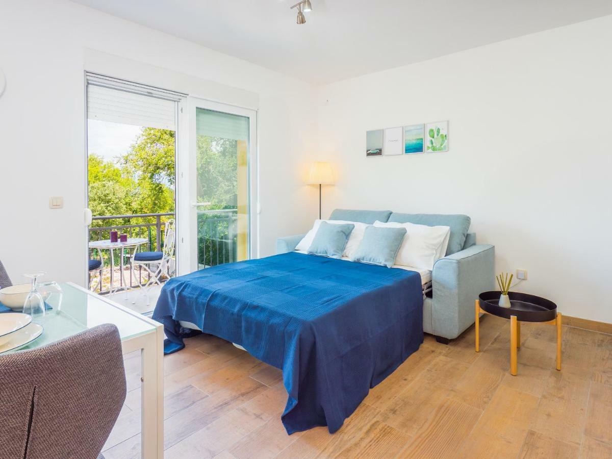 Appartments Adriatic 오미살즈 외부 사진