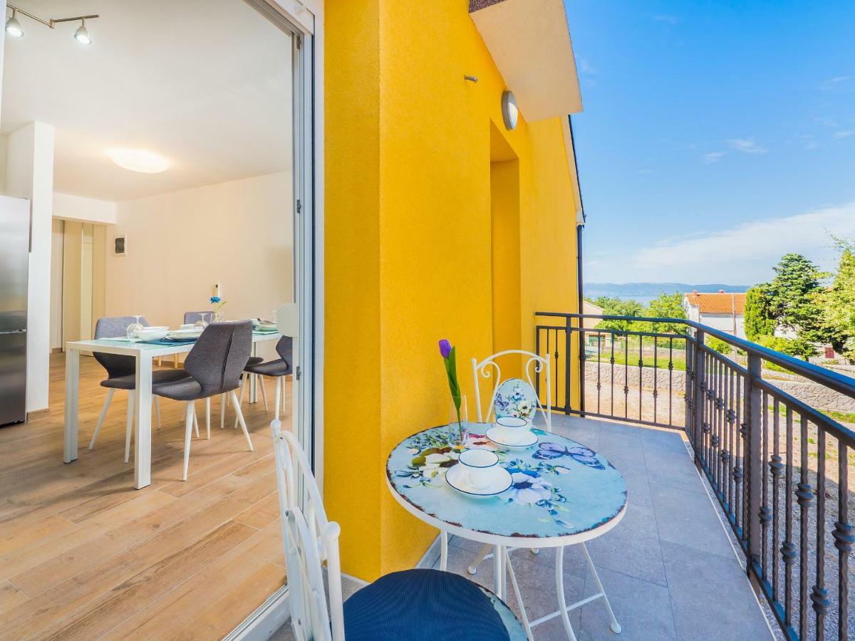Appartments Adriatic 오미살즈 외부 사진